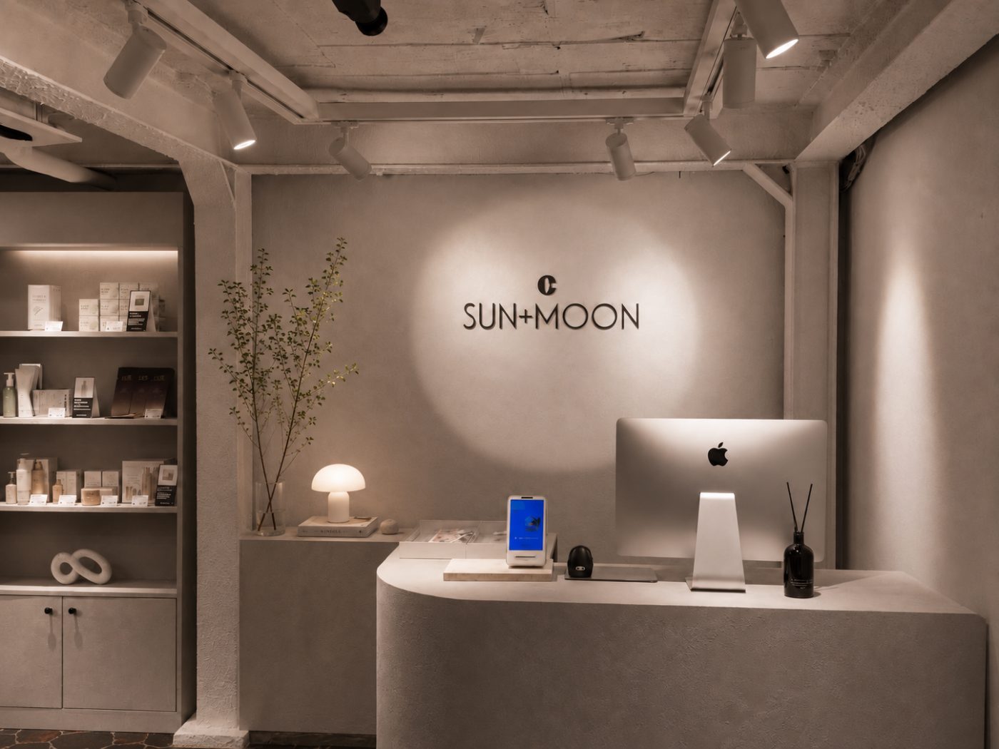 SUN+MOON 매장